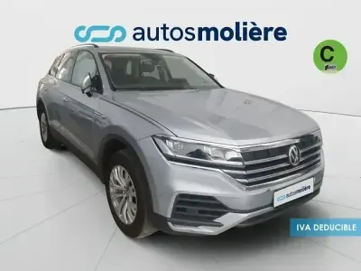 Käytetty VW Touareg Pure 231 HP (169 kW) 2019 Harmaa Katumaasturi