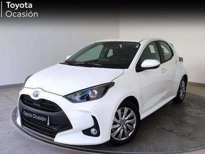 Usado Toyota Yaris Hybrid Active 116 CV (85 kW) 2023 Blanco