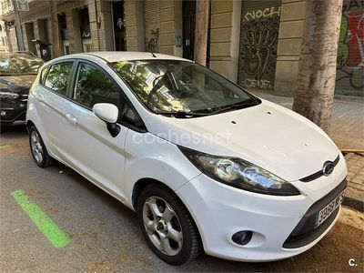 Usado Ford Fiesta Trend 82 HP (60 kW) 2011 Branco Citadino