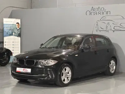 Usado BMW 118 143 CV (105 kW) 2009 Negro Utilitario