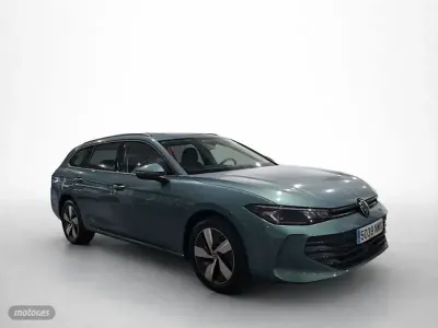 Nuevo VW Passat 204 CV (150 kW) 2026 Azul Familiar