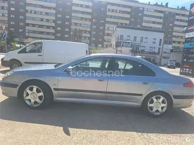 Usado Peugeot 607 110 CV (80 kW) 2003 Gris / plata Berlina