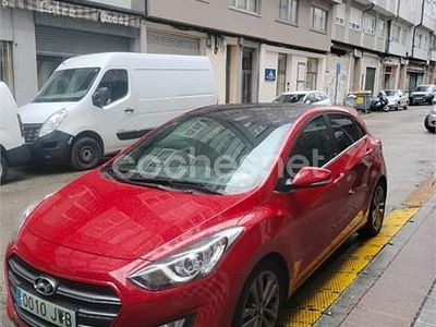 Usado Hyundai i30 GO! 110 CV (80 kW) 2017 Rojo Berlina