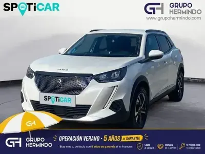Usado Peugeot 2008 Allure 130 CV (95 kW) 2021 Blanco SUV