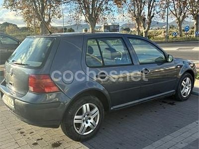 Usado VW Golf IV Highline 105 CV (77 kW) 2002 Gris / plata Familiar