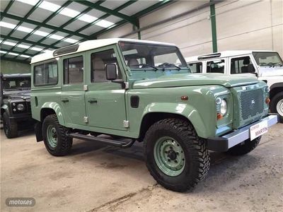 Usado Land Rover Defender SE 122 CV (89 kW) 2015 Verde SUV
