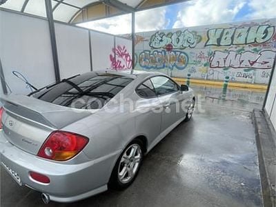 Usado Hyundai Coupé 105 CV (77 kW) 2002 Gris / plata Coupe