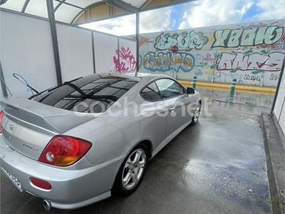 Usado Hyundai Coupé 105 CV (77 kW) 2002 Gris / plata Coupe