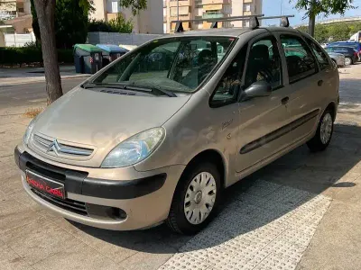 Usado Citroën Xsara Picasso 110 CV (80 kW) 2007 Gris / plata Monovolumen