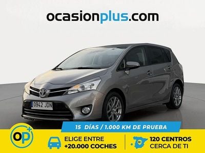 Usado Toyota Verso Comfort 112 CV (82 kW) 2015 Gris Monovolumen