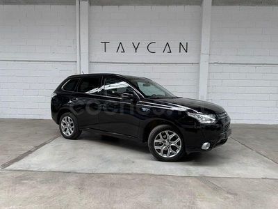Usado Mitsubishi Outlander P-HEV Motion 203 CV (149 kW) 2014 Negro SUV