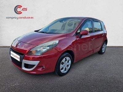 Usado Renault Scénic III 105 CV (77 kW) 2010 Rojo Monovolumen