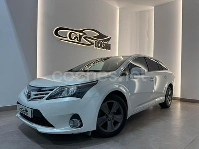 Blanco Usado 2015 Toyota Avensis Executive Familiar | 8999 € (Precio justo)