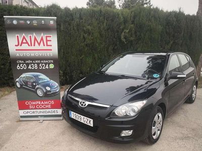 Begagnad Hyundai i30 Comfort 109 HK (80 kW) 2011 Svart Halvkombi