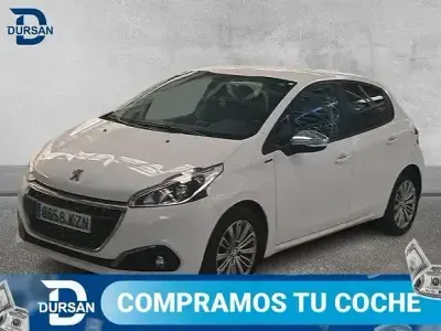 Usado Peugeot 208 Signature Sky 83 CV (61 kW) 2019 Blanco Utilitario