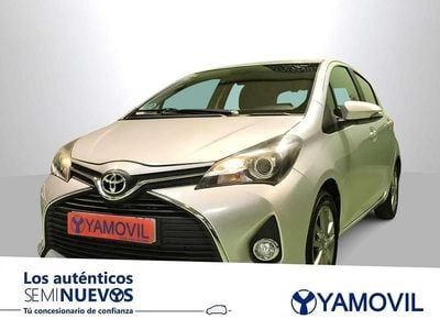 Usado Toyota Yaris Active 99 CV (72 kW) 2015 Gris Utilitario