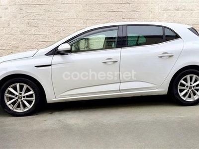 Usado Renault Mégane IV Life 90 CV (66 kW) 2017 Blanco Berlina