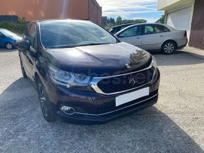 Usado DS Automobiles DS4 120 CV (88 kW) 2015 Violeta / lila Berlina