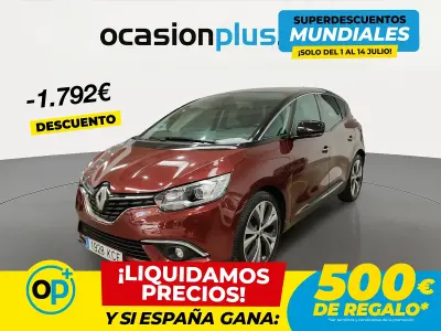 Usado Renault Scénic Zen 130 CV (95 kW) 2017 Rojo Monovolumen