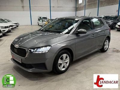 Usado Skoda Fabia Active 80 CV (58 kW) 2022 Gris Utilitario
