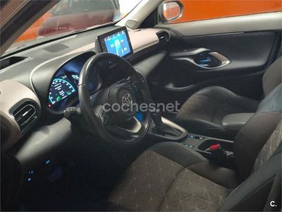 Usado Toyota Yaris Cross Plus 116 CV (85 kW) 2023 Beige SUV