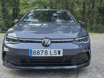 Usado VW Golf VIII Life 115 CV (84 kW) 2021 Gris / plata Familiar