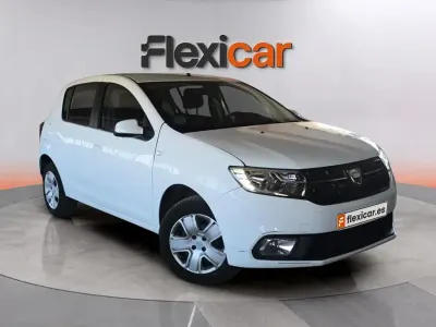 Usado Dacia Sandero Comfort 90 CV (66 kW) 2019 Blanco Berlina