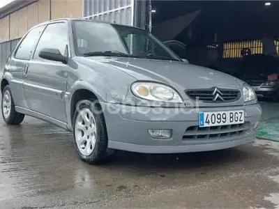 Używany Citroën Saxo 90 KM (66 kW) 2001 Szary Hatchback