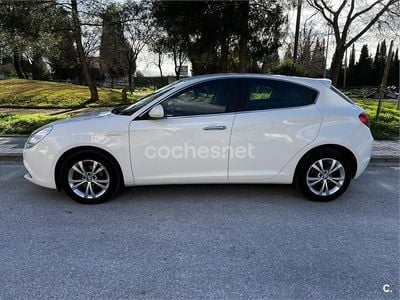 Usado Alfa Romeo Giulietta Distinctive 105 CV (77 kW) 2014 Blanco Utilitario