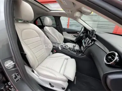 Używany Mercedes C200
