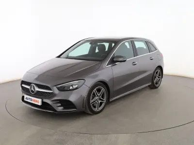 Usado Mercedes B180 AMG line 116 CV (85 kW) 2022 Gris Monovolumen