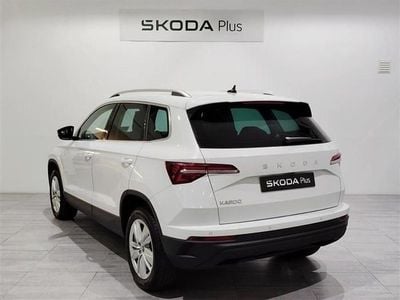Usado Skoda Karoq Selection 150 CV (110 kW) 2025 Blanco SUV