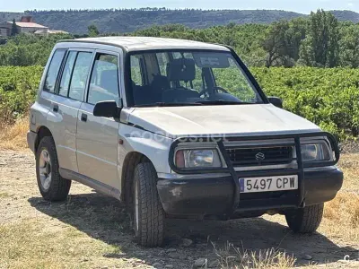 Usado Suzuki Vitara 90 CV (66 kW) 2003 Beige SUV