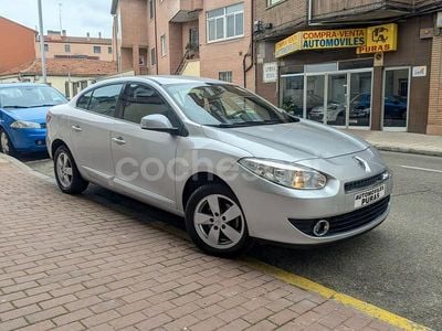 Usado Renault Fluence Dynamique 110 CV (80 kW) 2010 Gris / plata Berlina
