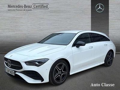 Usado Mercedes CLA200 Shooting Brake 150 CV (110 kW) 2025 Blanco Familiar