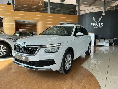 Usado Skoda Kamiq 110 CV (80 kW) 2022 Blanco SUV