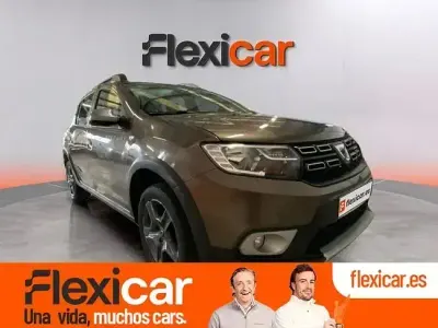 Usado Dacia Sandero Stepway 90 CV (66 kW) 2017 Marrón