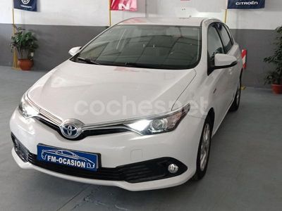 Blanco Usado 2018 Toyota Auris Hybrid Business Edition Berlina | 15.450 € (Precio justo)
