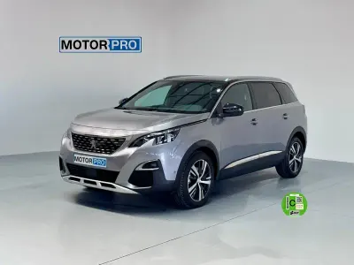 Usado Peugeot 5008 GT 130 CV (95 kW) 2020 Gris / plata SUV
