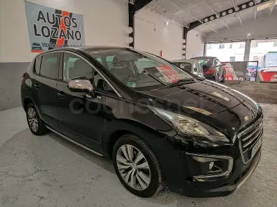 Usado Peugeot 3008 Allure 120 CV (88 kW) 2016 Negro Berlina