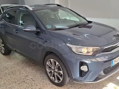 Usado Kia Stonic 100 CV (73 kW) 2020 Azul SUV