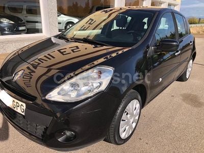 Gris / plata Usado 2009 Renault Clio II Authentique Berlina | 4890 € (Un poco caro)