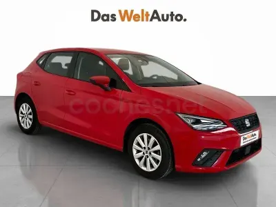 Usado Seat Ibiza Style 110 CV (80 kW) 2022 Rojo Utilitario