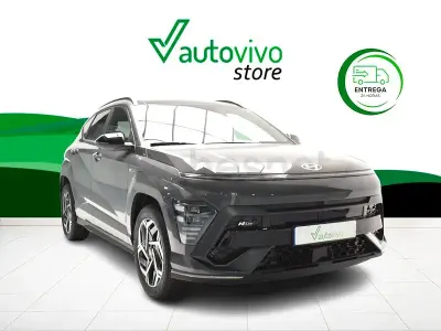Usado Hyundai Kona N Line 129 CV (94 kW) 2025 Gris / plata SUV