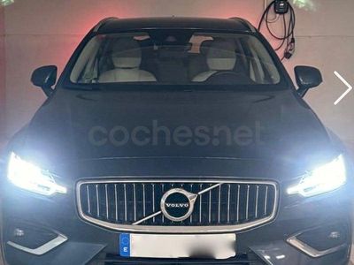 Usado Volvo V60 Momentum 190 CV (139 kW) 2019 Azul Familiar