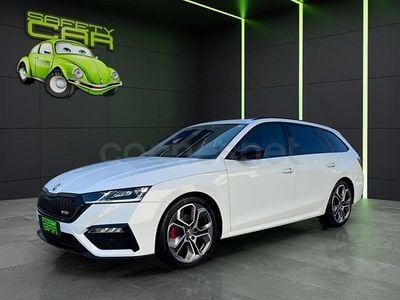 Usado Skoda Octavia RS 200 CV (147 kW) 2021 Blanco Familiar
