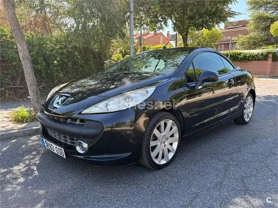 Usado Peugeot 207 CC Sport 110 CV (80 kW) 2009 Negro Descapotable