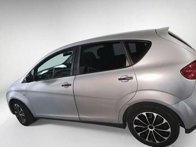 Usado Seat Altea Reference 105 CV (77 kW) 2005 Gris Monovolumen