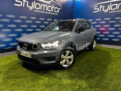 Usado Volvo XC40 Momentum 150 CV (110 kW) 2020 Gris / plata SUV