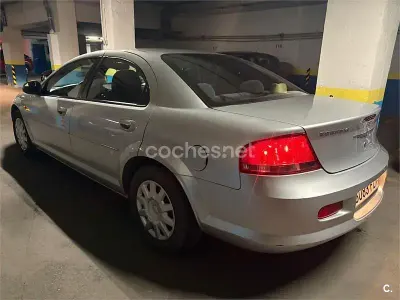 Usado Chrysler Sebring Limited 141 CV (103 kW) 2007 Gris / plata Berlina